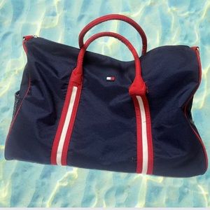 Very cool vintage Tommy Hilfiger Dufflebag!